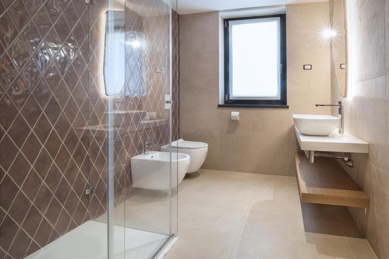 Villa Divina - Apt Icona Con Piscina E Vista Lago Castelletto Di Brenzone Exterior photo