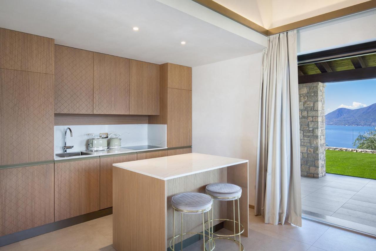Villa Divina - Apt Icona Con Piscina E Vista Lago Castelletto Di Brenzone Exterior photo